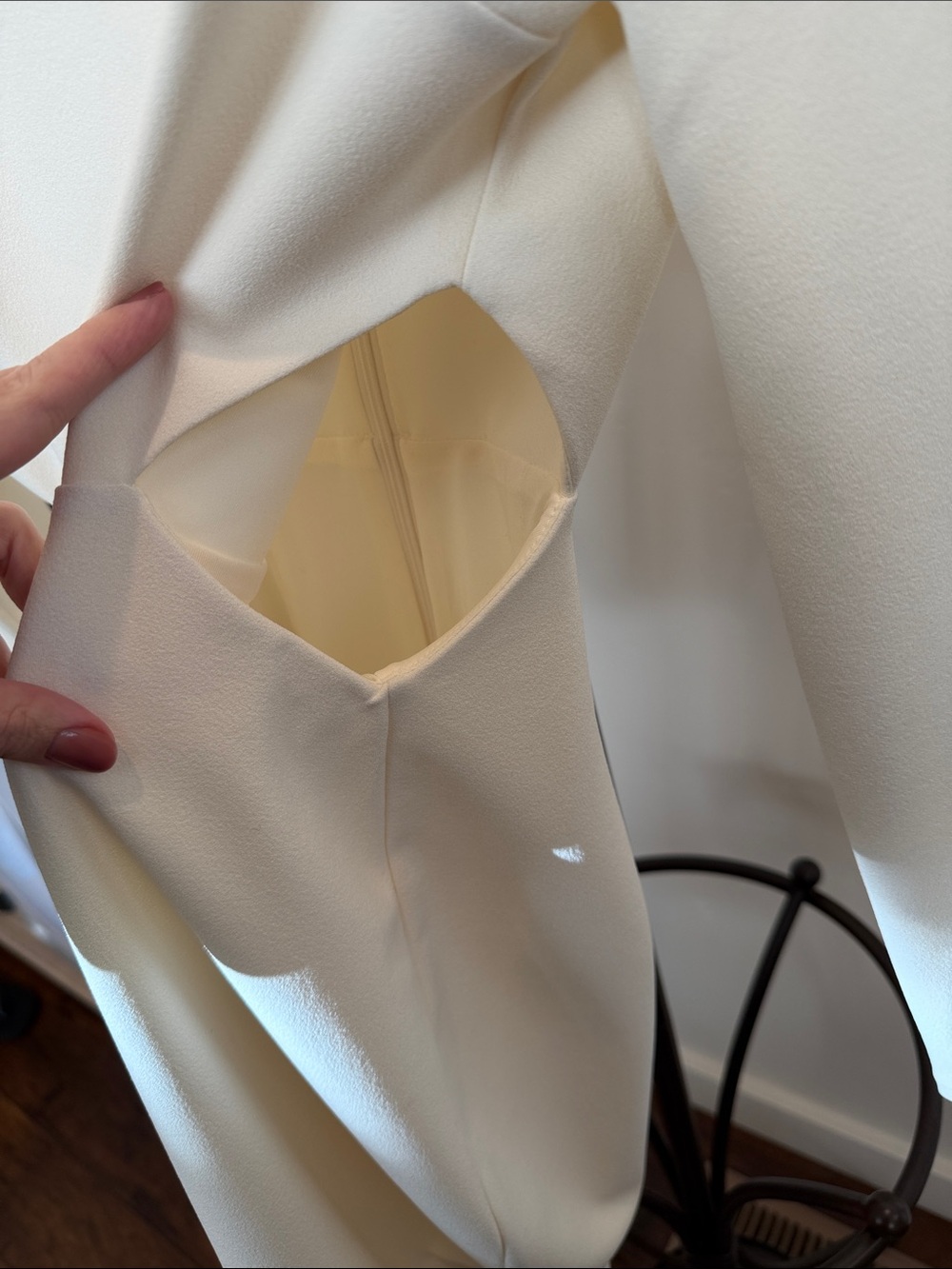 Express cut out long sleeved dress - Picture 5 of 5